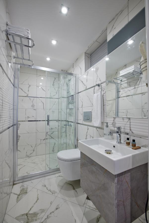 The Bold Hotel Istanbul Exterior photo